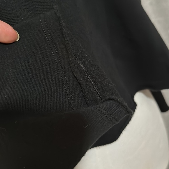 EUC American Eagle Oversized Cropped Raw Hem Sweatshirt-Sz XS-Turtleneck-Black - Picture 4 of 16